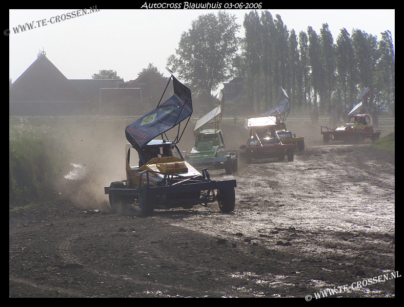 788x600 pixels (175K)